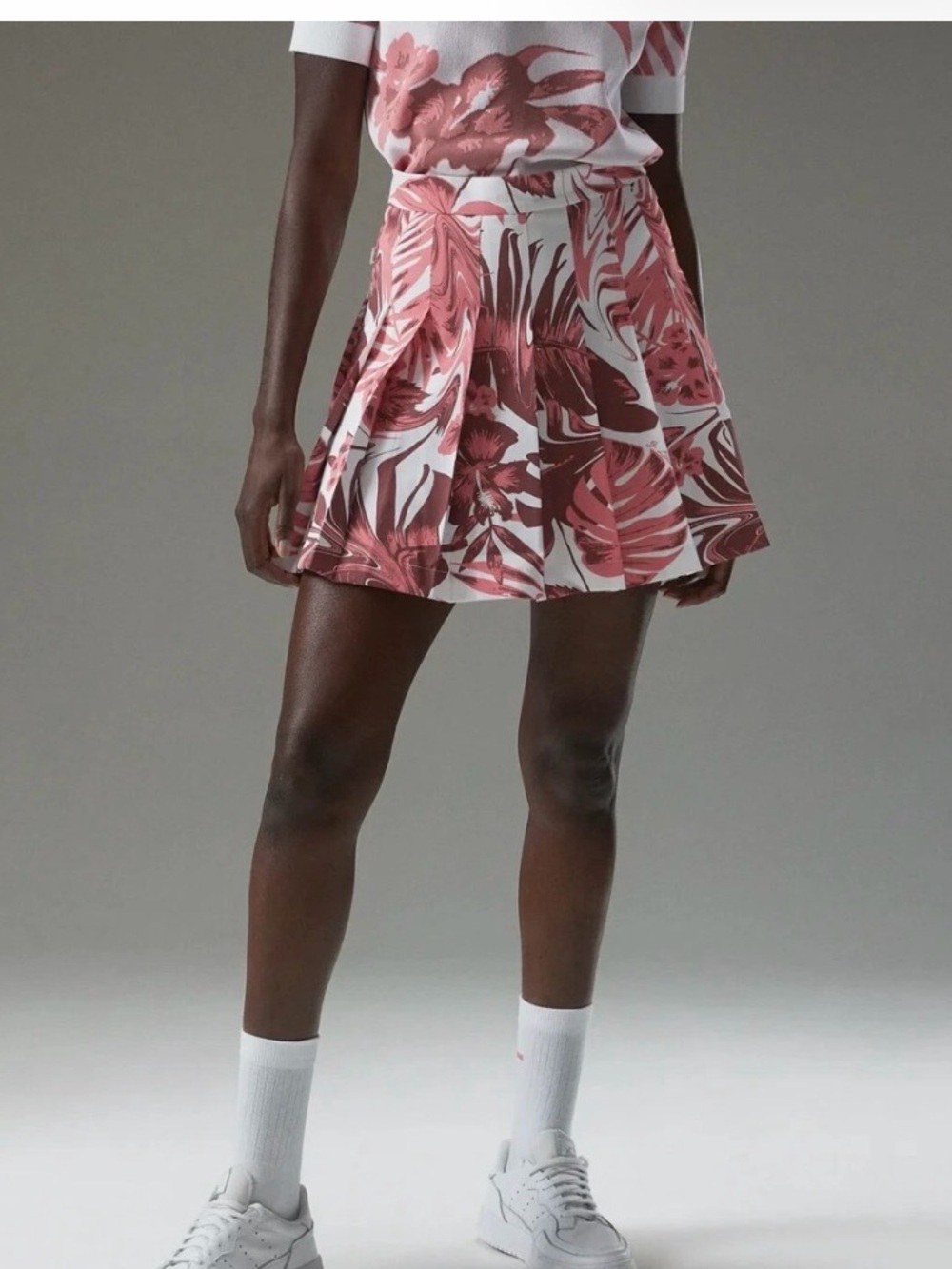 J.Lindeberg White & Pink golf/tennis skort NWT SMALL